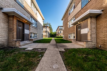 2062 W 135th Place Apartments - Blue Island, IL