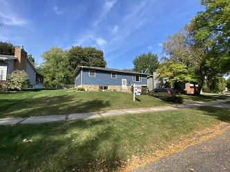 2503 5th Ave NW - Rochester, MN