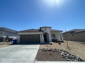 2962 Chance Rd - Las Cruces, NM