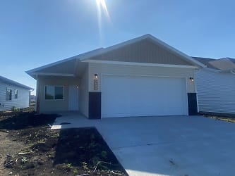 6880 68th St S - Horace, ND