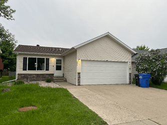 2006 56th Ave S - Fargo, ND