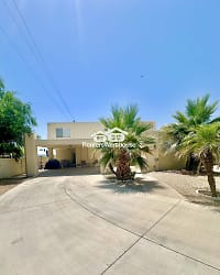 8757 E Monterosa Ave - Scottsdale, AZ