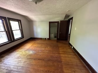 177 Hilton Ave unit 2 - Youngstown, OH