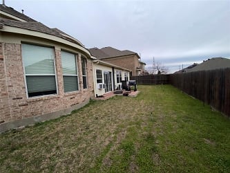 10045 Bluewater Terrace - Irving, TX