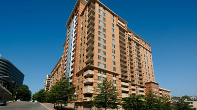1800 Oak Apartments - Arlington, VA