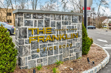 The Franklin At Franklin Lakes Apartments And Townhomes - Franklin Lakes, NJ