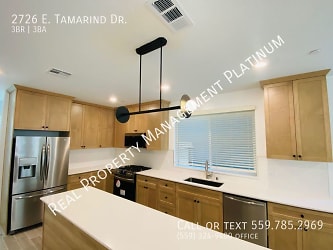 2726 E Tamarind Dr - Fresno, CA