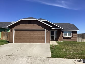 12398 W 2nd Ave - Airway Heights, WA