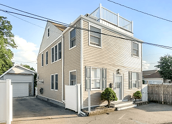 131 Fort Point Rd - Weymouth, MA