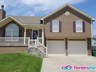 814 Derby St - Raymore, MO