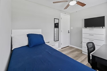 Room For Rent - Orange Park, FL