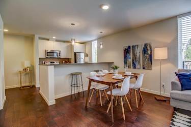 686 SE Spokane St unit EQ686/12 - Portland, OR