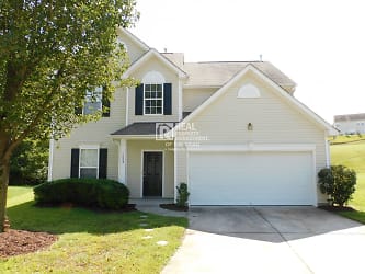 1253 Brownsfield Ct - High Point, NC