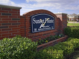 Sunset Pointe Apartments - Fort Worth, TX