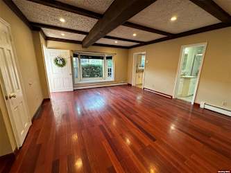 18 A Carlton Ave - Port Washington, NY