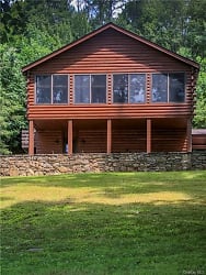 559 Quaker Hill Rd - Pawling, NY