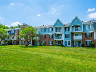 Irish Hills Apartments - South Bend, IN