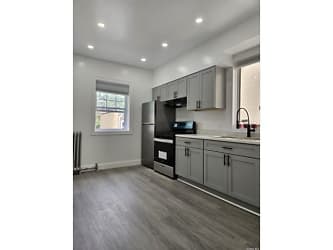 20-60 45th St unit 1 - Queens, NY