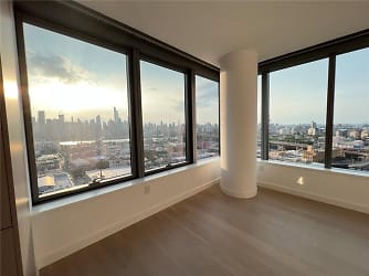 3 Ct Square W #2202 - Queens, NY