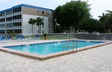 14801 Park Lake Dr #101 - Fort Myers, FL