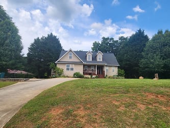 255 Tommy Irvin Rd - Mount Airy, GA