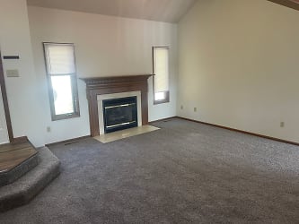 4907 10th Street Rd - Greeley, CO