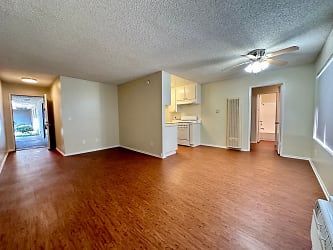 6611 Haskell Ave unit 128 - Los Angeles, CA