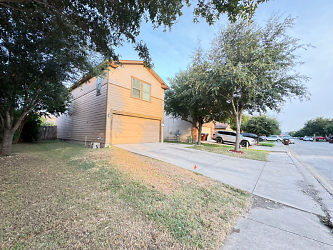 2350 Cats Paw View - Converse, TX