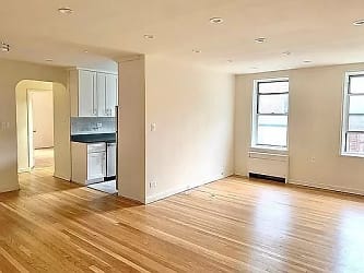 72-81 113th St unit 3M - Queens, NY