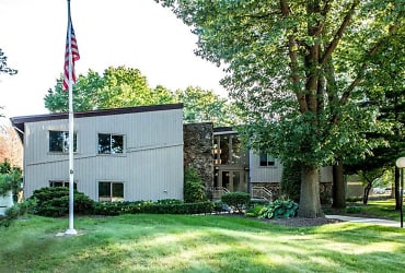 Woodlake Village Apartments - Gary, IN