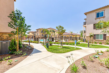 Levante Apartment Homes - Fontana, CA