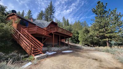 1521 Zermatt Dr - Pine Mountain Club, CA