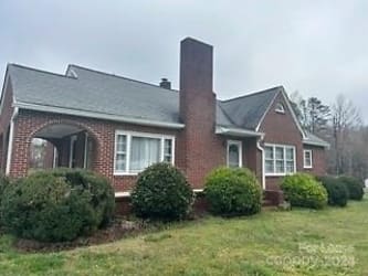 4136 Polkville Rd - Shelby, NC