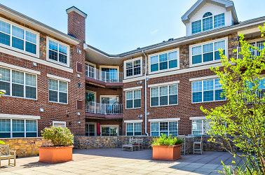 Towne Centre At Englewood Apartments - Englewood, NJ
