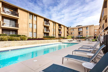 Northridge Gardens Apartments - Northridge, CA