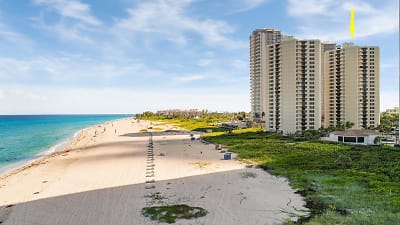 2800 N Ocean Dr #B-2C - Riviera Beach, FL