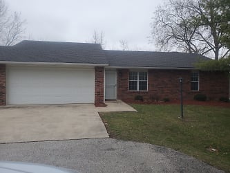 919 St Charles St unit D - Moberly, MO