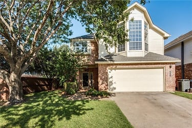 9401 Abbey Rd - Irving, TX