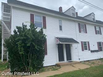 28 Crescent St - Pittsfield, NH