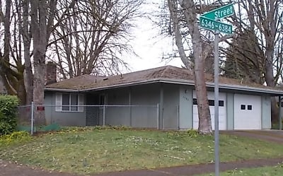 6346 F St - Springfield, OR