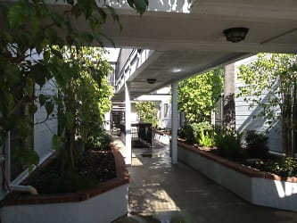 1815 W Alameda Ave - Burbank, CA
