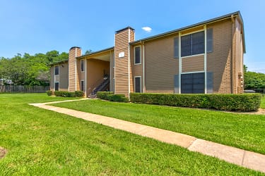 Riata Park Apartments - North Richland Hills, TX