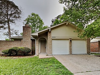 22311 Meadowgate Dr - Spring, TX