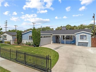 44742 Andale Ave - Lancaster, CA