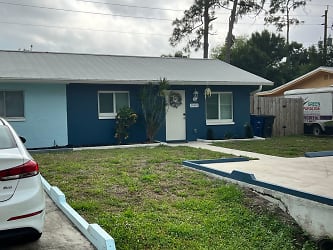 19115 Holly Rd - Fort Myers, FL