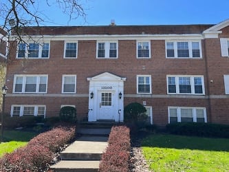 13200 Fairhill Rd #7 - Shaker Heights, OH