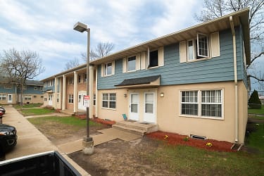 Oak Street Townhomes Apartments - Saint Cloud, MN