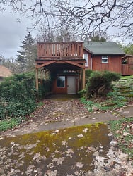 445 S 4th St - Springfield, OR