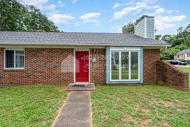 6712 Magnolia Ct - Raleigh, NC