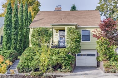 4315 S View Point Ter - Portland, OR